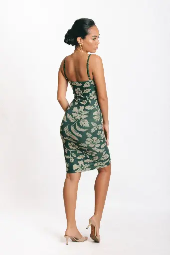 aimata-tahiti-summer-wardrobe-2025-short-island-dress-green-3.webp