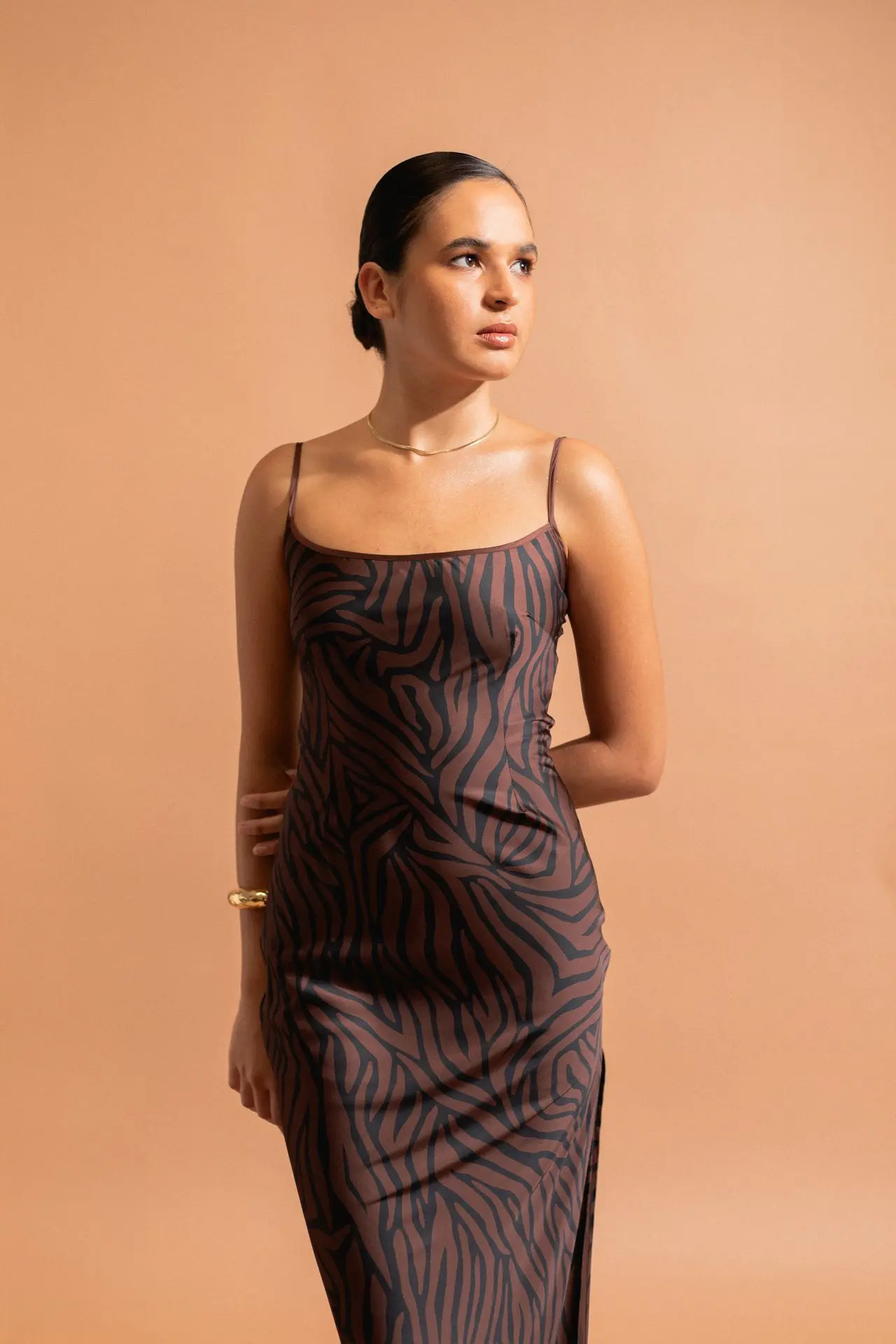 aimata-tahiti-collection-the-tribe-long-teumere-dress-wild-brow-newsite-2.webp