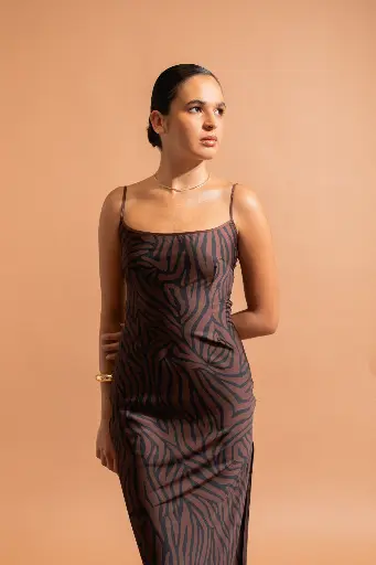 aimata-tahiti-collection-the-tribe-long-teumere-dress-wild-brow-newsite-2.webp