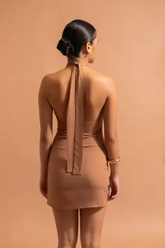 aimata-tahiti-collection-the-tribe-short-heiae-dress-beige-newsite-3.webp