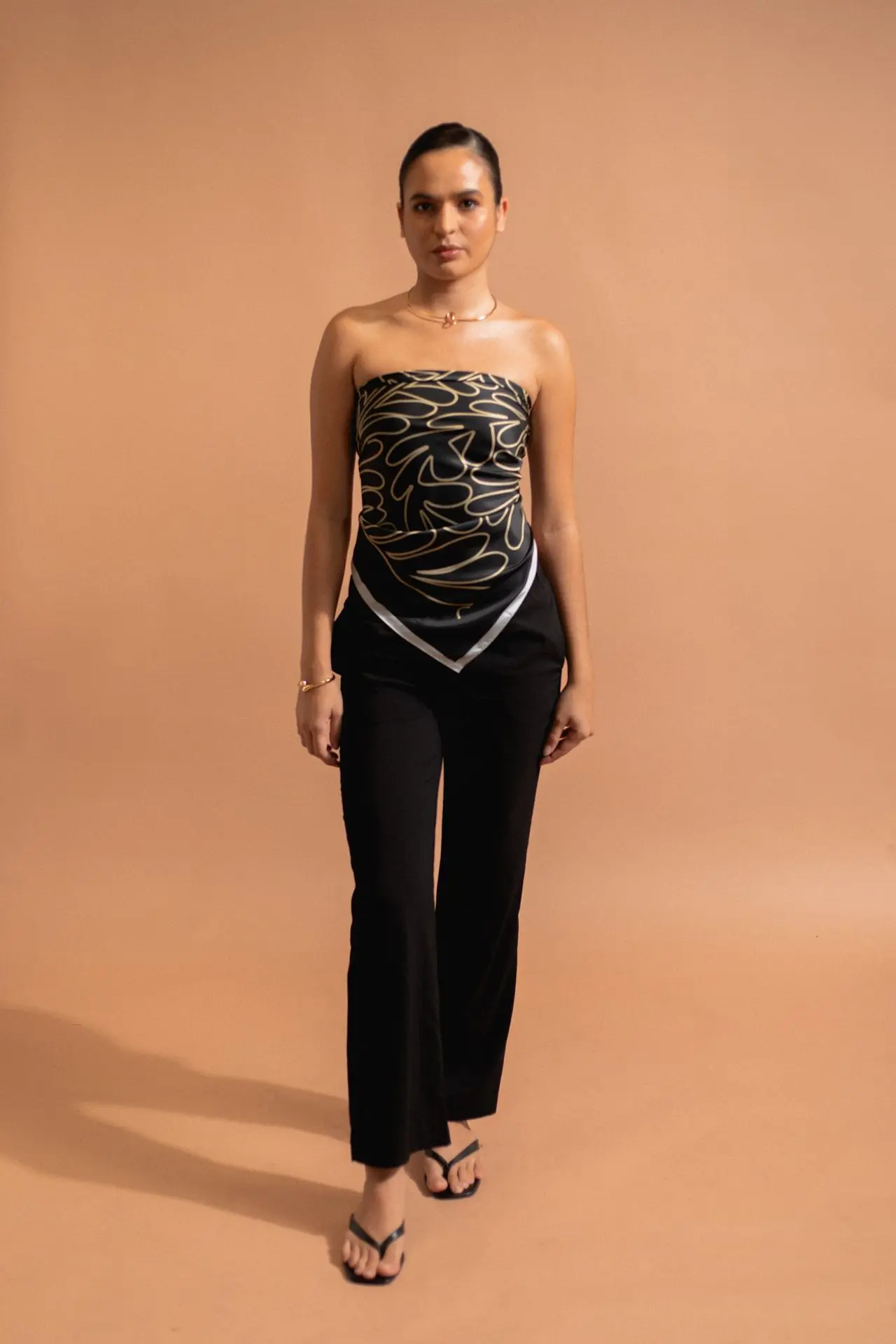 aimata-tahiti-collection-the-tribe-bandana-remu-black-newsite-2.webp