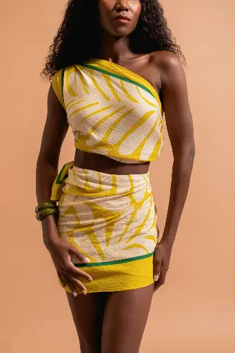 aimata-tahiti-collection-the-tribe-short-pareu-remu-green-newsite-1.webp