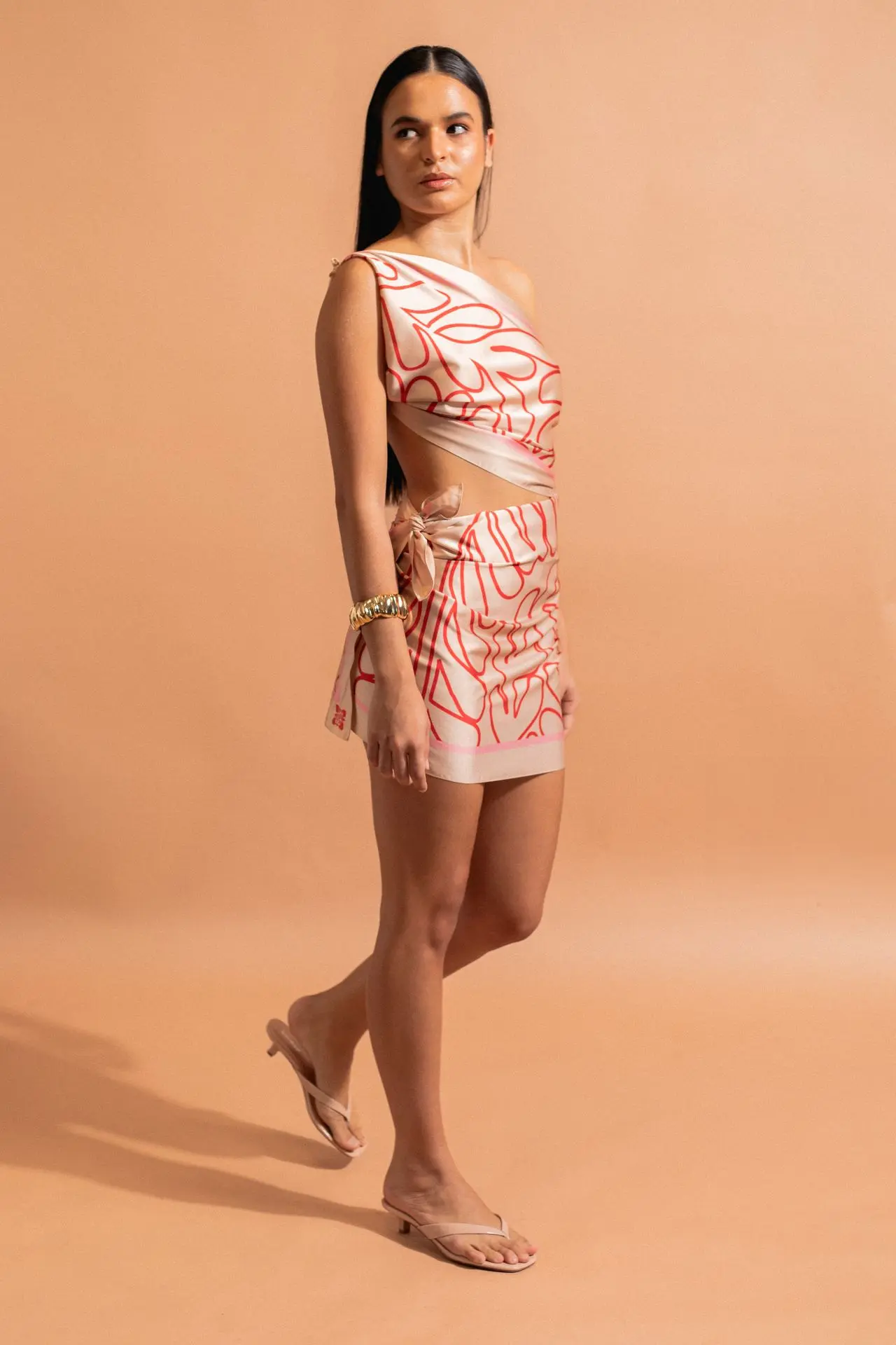 aimata-tahiti-collection-the-tribe-short-pareu-remu-beige-newsite-2.webp