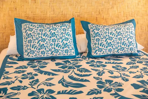 aimata-tahiti-collection-2026-bedsets-island-blue-2.webp
