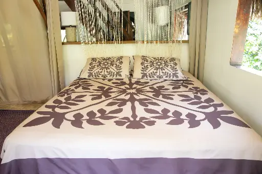 aimata-tahiti-collection-2026-bedsets-tipanie-brown.webp