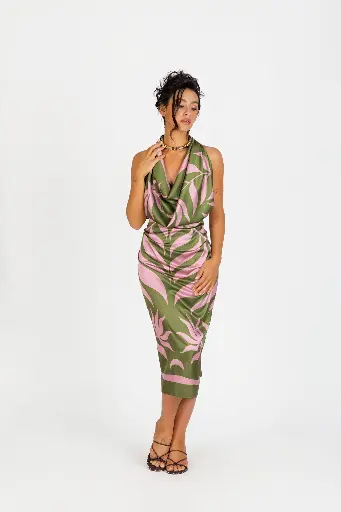 aimata-tahiti-collection-11-long-pareo-apetahi-green-and-pink-3.webp