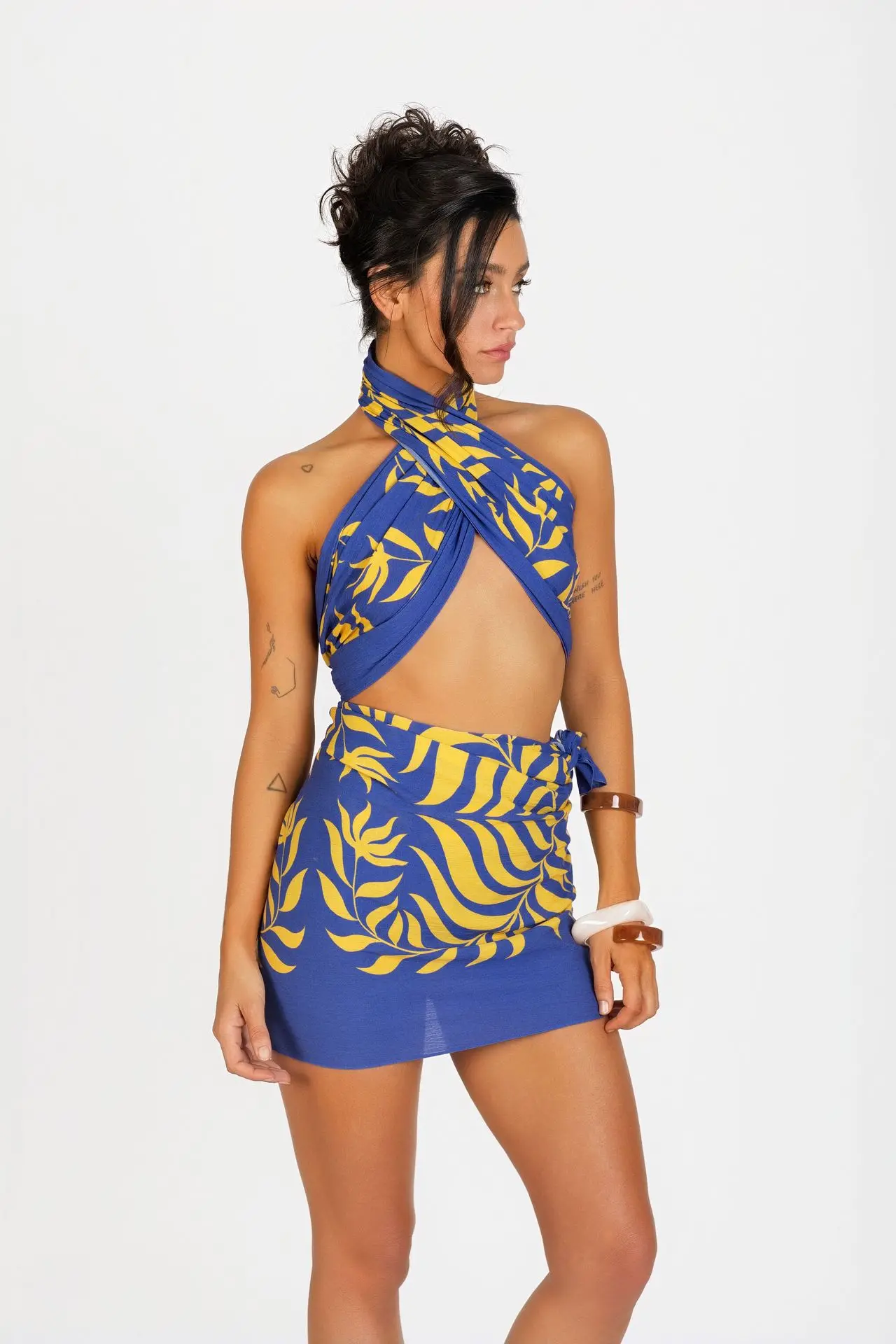 aimata-tahiti-short-pareo-apetahi-blue-3.webp