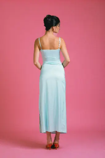 aimata-tahiti-summer-wardrobe-2026-long-dress-teumere-baby-blue-back.webp