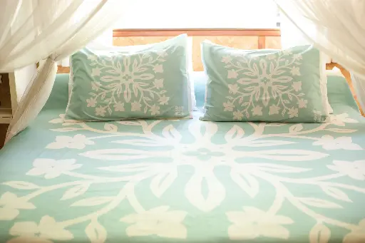 aimata-tahiti-collection-bedset-2026-tiare-blue-3.webp