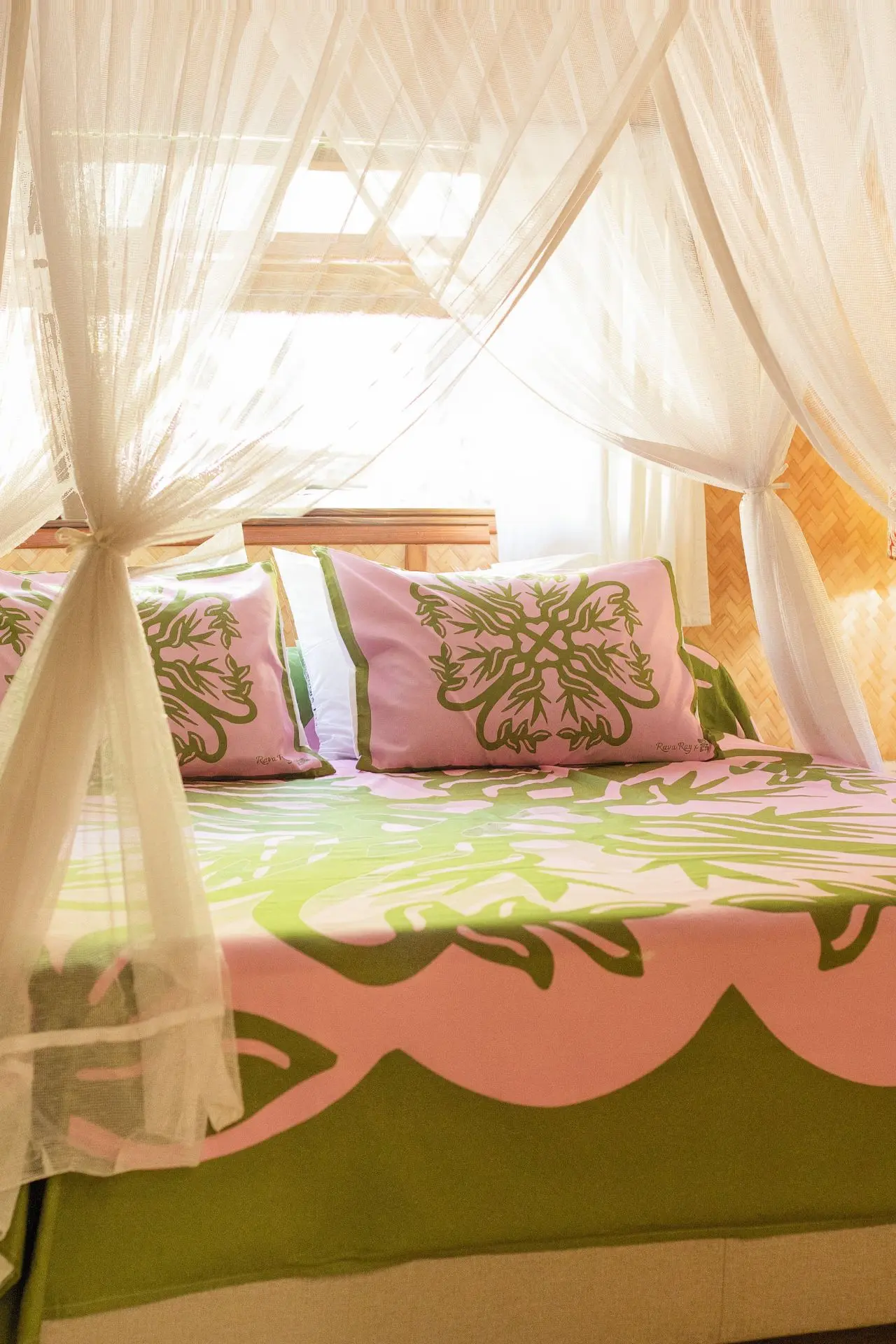 Bedset Opuhi pink and green